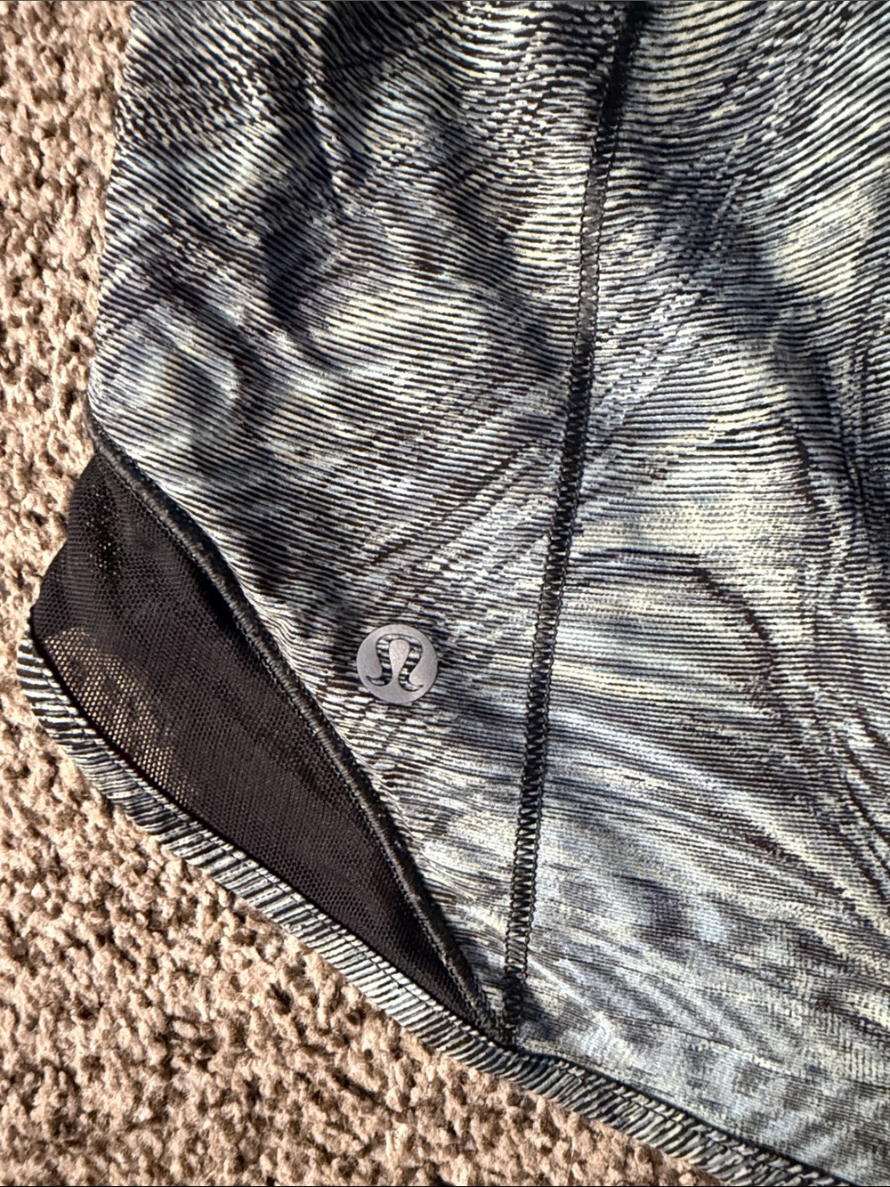 Lululemon Hotty Hot Shorts 4” - Picture 3 of 6